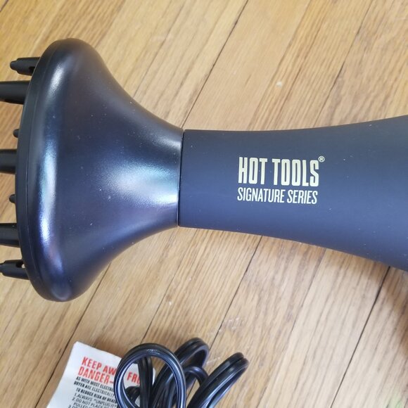 Hot Tools Pro Blow Dryer with Attachments - Picture 7 of 8